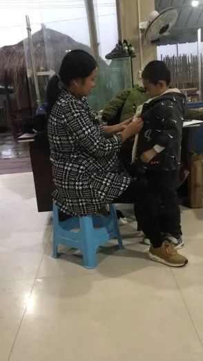 DƬ